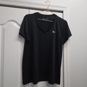 Under Armour Women's Black V-Neck Top